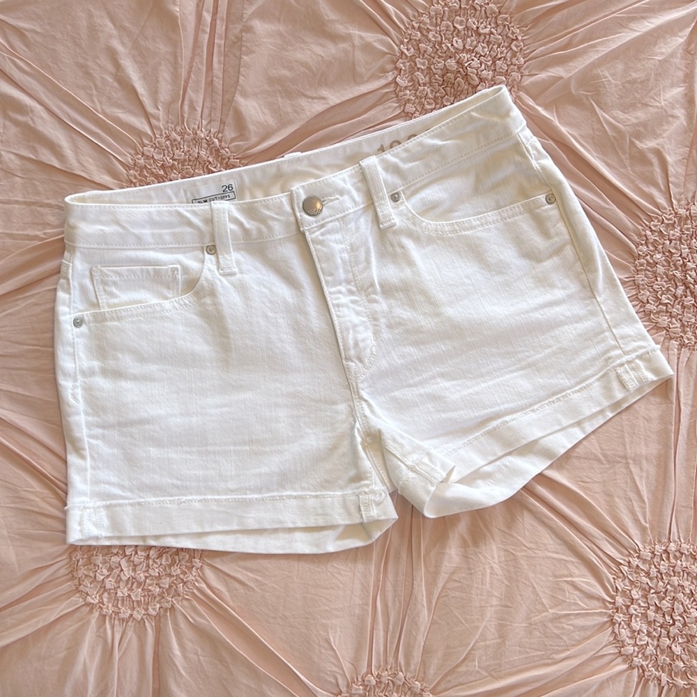 GAP 1969 White Denim Slim Cut-Offs Shorts